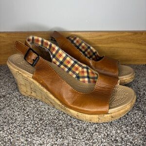 Crocs A-Leigh Wedge Brown Leather Heel Cork Slingback Sandal Women’s Size 7